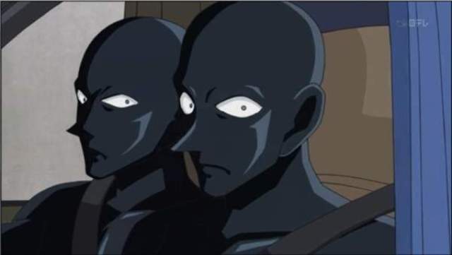 只要黑影君出现就会被破案 作为名侦探柯南里最底层的生物,我想他们有