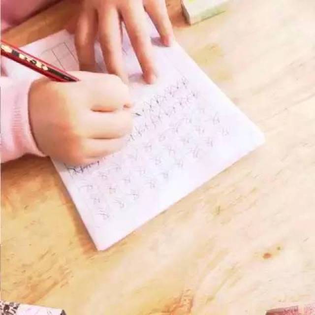 如何矫正孩子写字潦草?如何握笔?