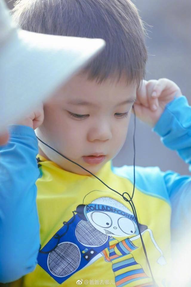 嗯哼和小泡芙闹别扭 霸道总裁这是上演偶像剧的节奏?