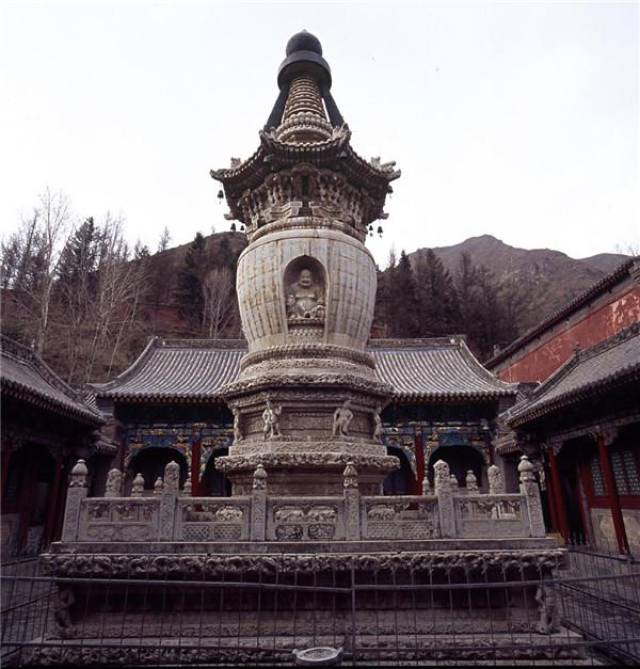 五台山菩提寺坐落于台怀镇大车沟村西南880米处