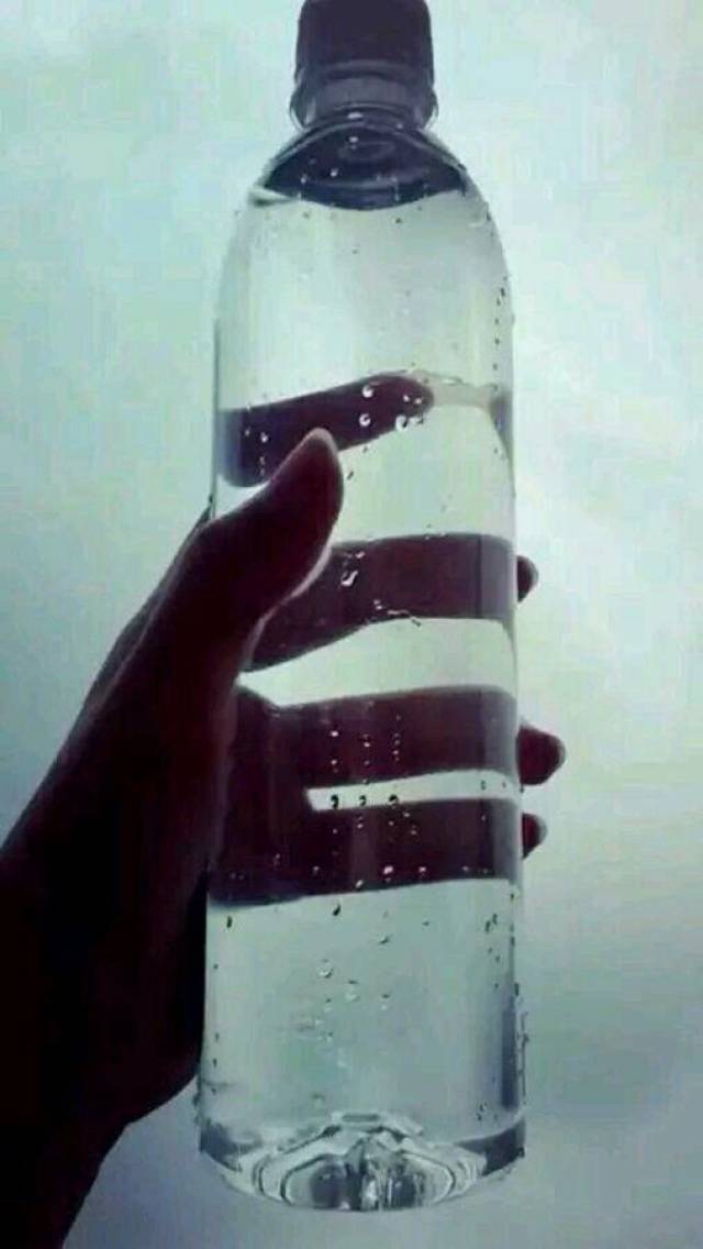 自以为心若顽石 却终究人非草木