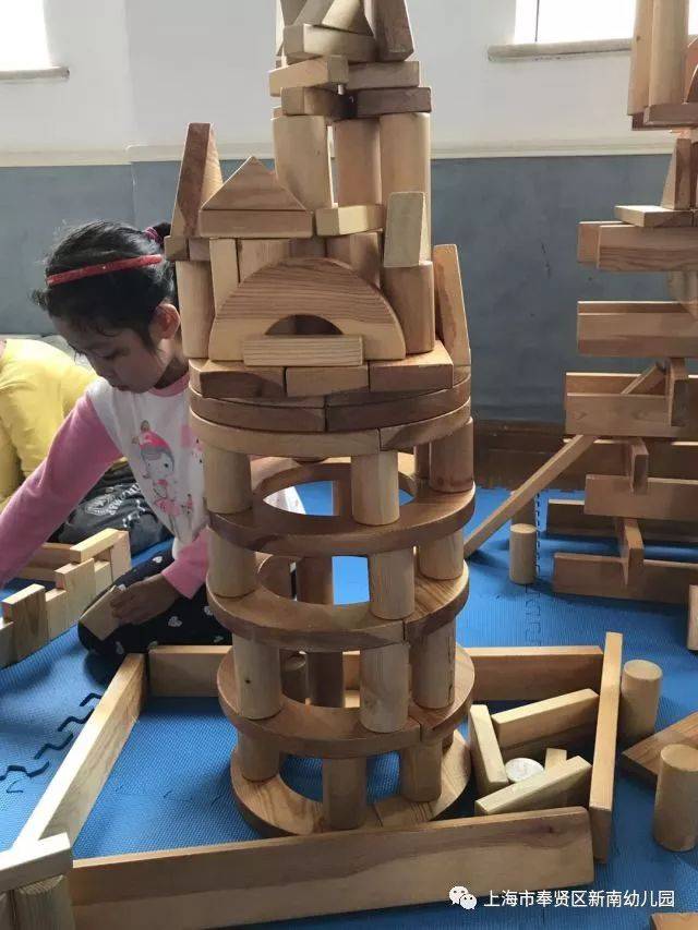 "祖国妈妈,你好!"——新南幼儿园中大班喜迎国庆建构活动