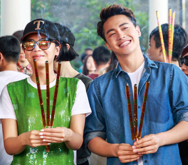 与刘涛合作的《逃婚记》 《逃婚记》是由刘涛,马天宇,吕佳容,王耀庆等