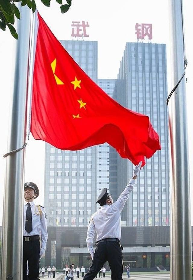 五星红旗诉说着新中国68年风云激荡的光辉岁月