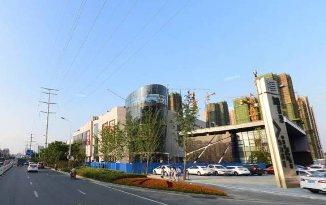 八一广场 区域商圈开始发力 城东商圈,象湖商圈,新建商圈 朝阳商圈