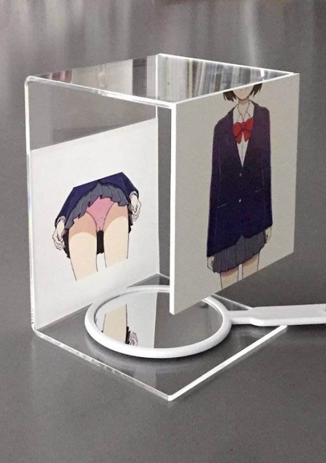 羞!猥琐的天才制作的设备,只为看二次元女生的裙底