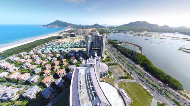 【国庆专场】2大1小入住东山紫蓝海景酒店特价428元,听涛声入眠,观潮