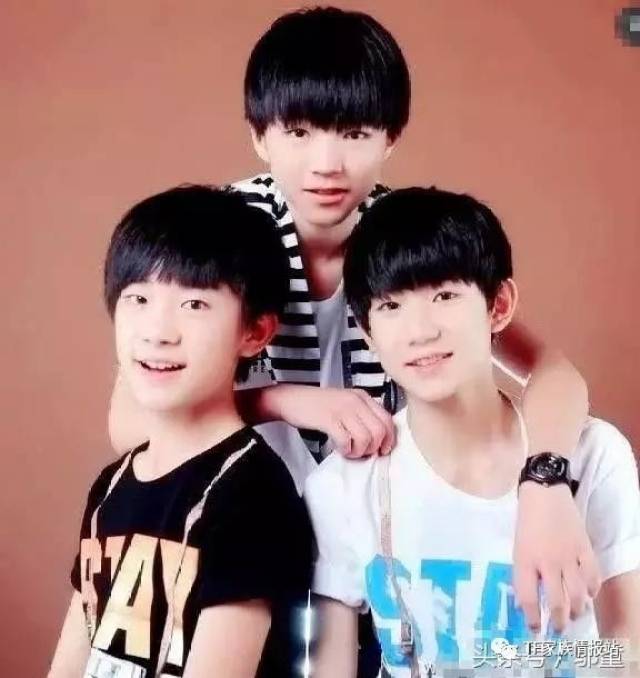 王源和易烊千玺当着王俊凯的面穿了这么多次情侣装!