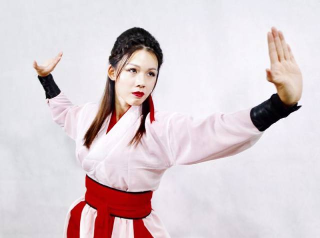 陈晓晴:为梦想努力,为理想坚持