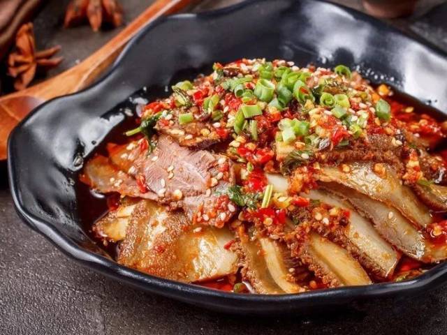 切片很均匀,牛肉紧实有嚼劲,牛肺很软,非常的入味!