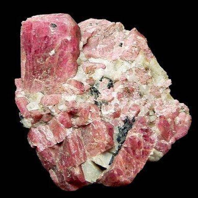 蔷薇辉石适合拿在手中把玩的宝石