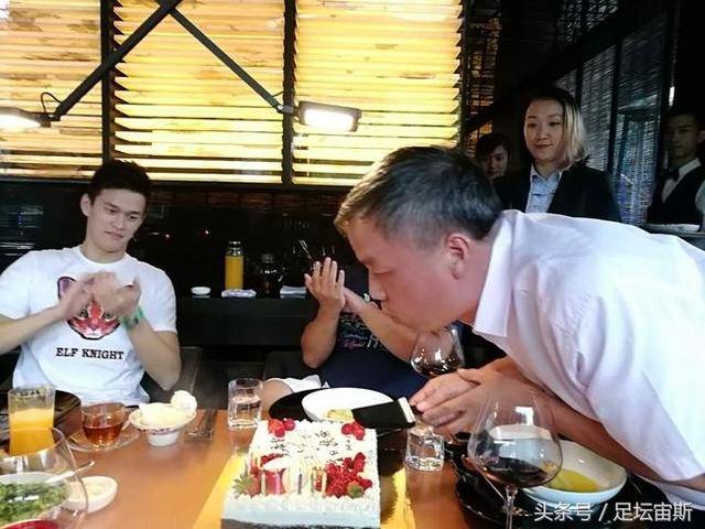 马龙许昕力挺男乒最短命主帅 孙杨放下旧怨