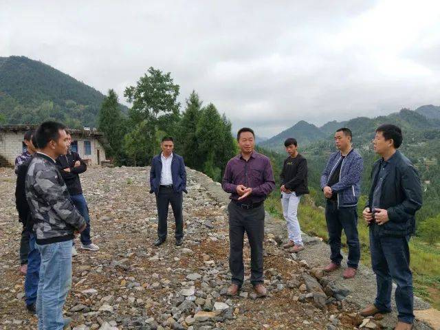 田兴国到泉坝,土地坳深度贫困村 调研脱贫攻坚工作