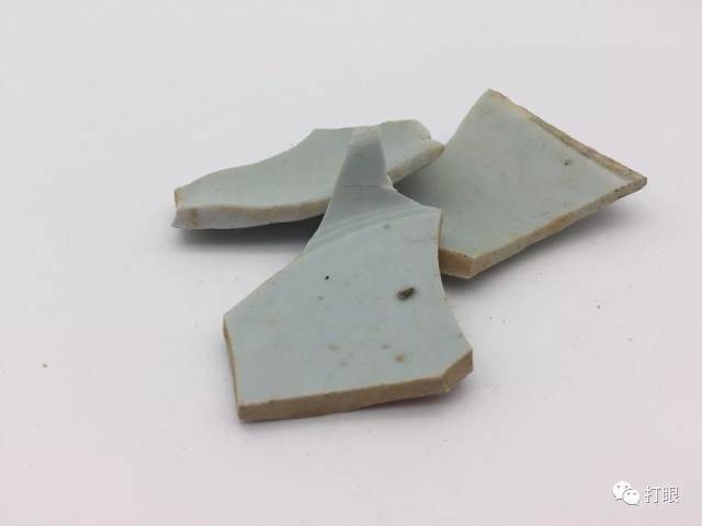 (1) 釉色青中泛黄或泛灰; 「仙游窑考古记录」 考古记录 (1)1953年6