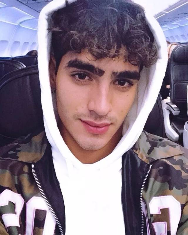 巴西男模jhona burjack 为gay群体站台