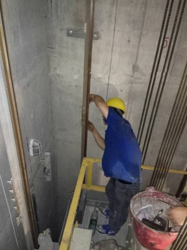 "梯"升品质,金彩有你——电梯全面体检,为业主安全保驾护航