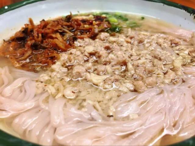 镇沅米干可是好东西,早上烫着吃,中午凉拌吃,晚上还