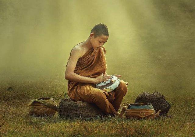 真正的佛门弟子:想还俗立马就可以还俗,但想出家却困难重重