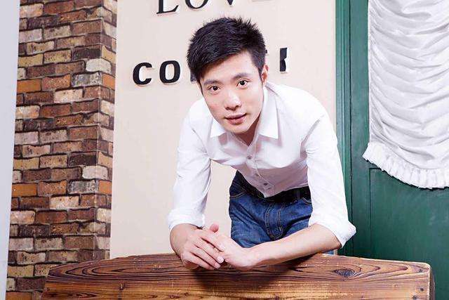 而昨天周一很多主播休息,而长期直播不休的主播卡尔荣登榜首,同样虎牙