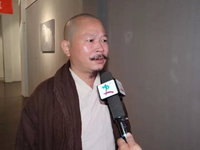 著名行为艺术家追魂接受采访