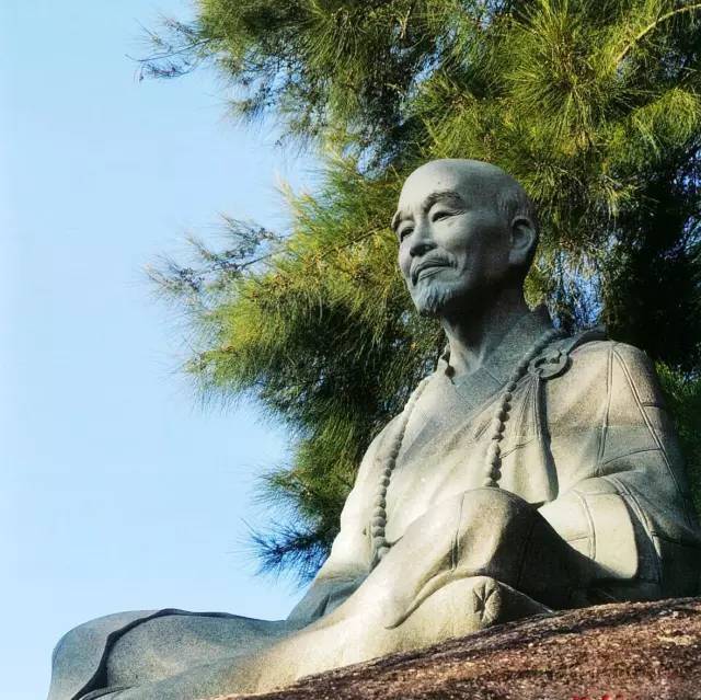 弘一法师李叔同坐像