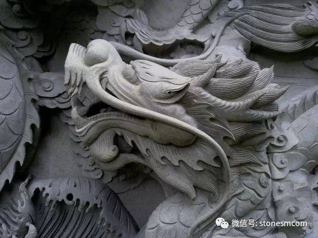 石雕龙嘴里的龙珠是怎么放进去的?