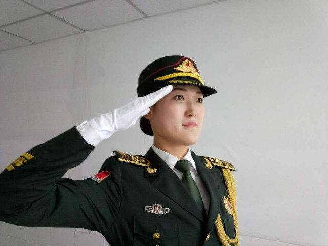 专访中国人民解放军海陆空三军仪仗队退伍女兵我校土木