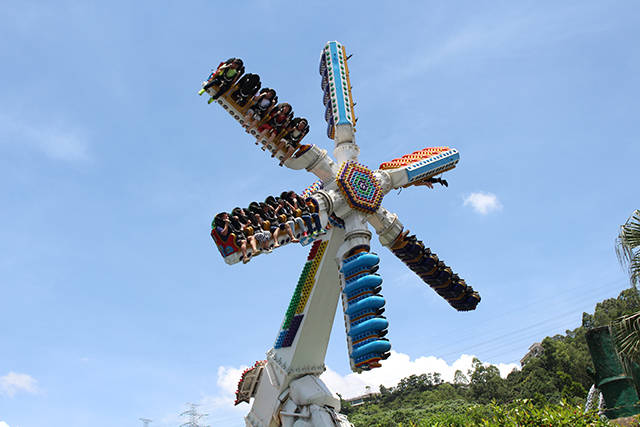 深圳乐乐欢求水山景区游乐场极速风车怎么样安全吗
