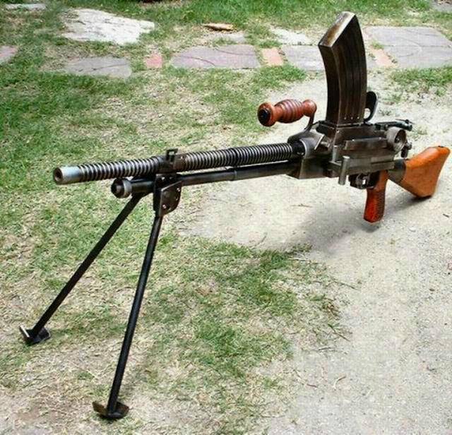 二战中日本靠这把机枪横行东南亚,亚洲战场无数人牺牲在这把抢下