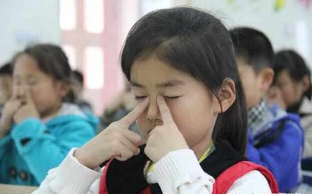 学生近视如何恢复视力 可以使用有哪些巧妙的