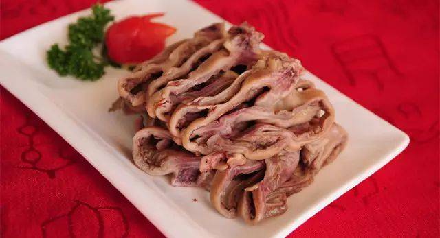 驴八珍是永年临名关的风味特产,历史悠久,享有盛名,当地人在喜食驴肉