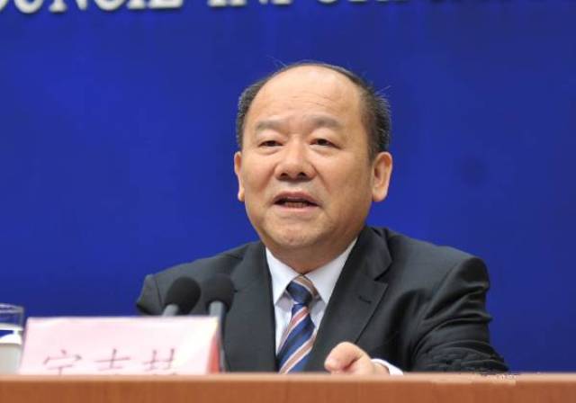 十八大以来经济领域进展成就丨速度变化 结构优化 动能转换