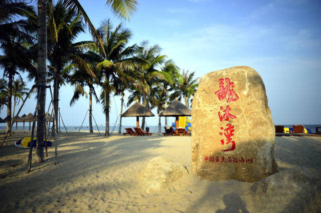 中国最美的落日海滩千万人慕名而来美到舔屏
