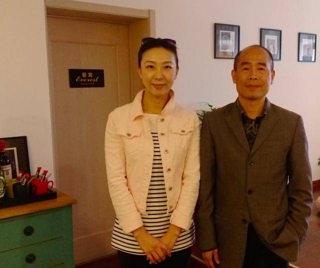 导演高小敏青岛站台 艺术家徐宁开民宿