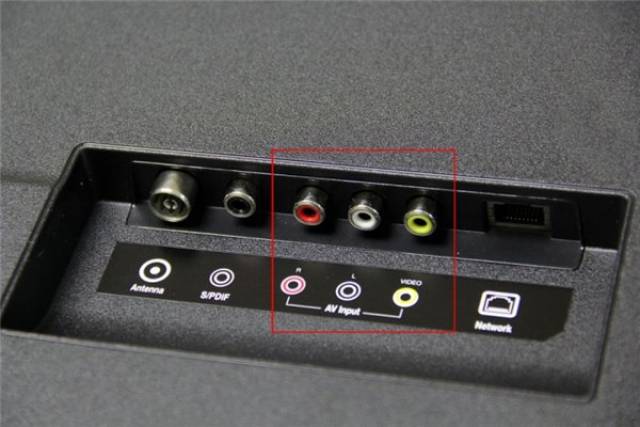 光纤接口的标识是optical,它的物理接口有方头和圆头两种类型.