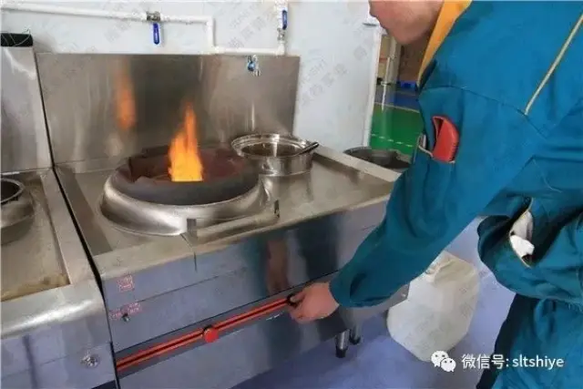 锅炉行业的新篇章：全自动电热锅炉引领智慧供热趋势