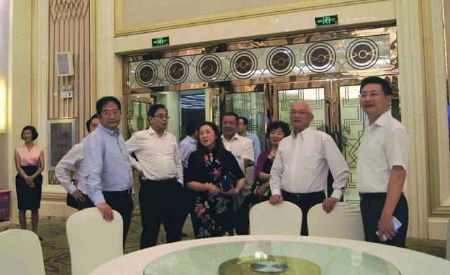 尹家绪到昆明疗养院调研