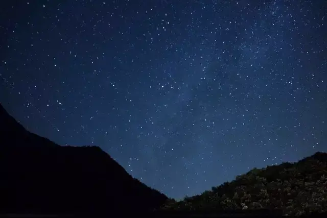 【岩朵】富春江休闲式民宿体验,绿谷深潭间看繁星满天