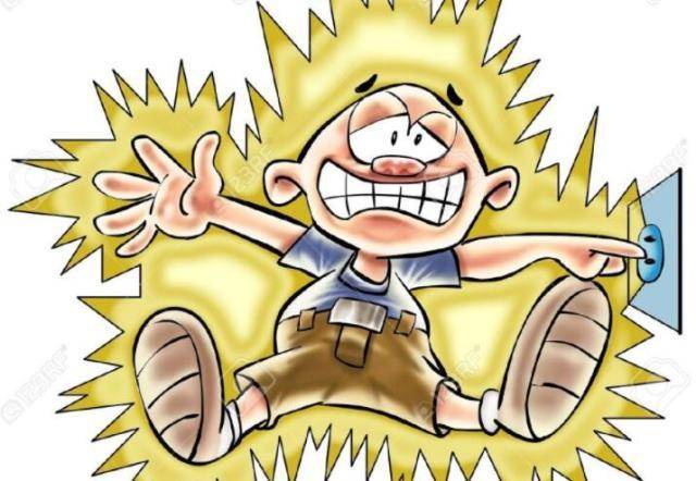 电烧伤太危险小孩舔了正充电的充电器导致嘴角溃烂