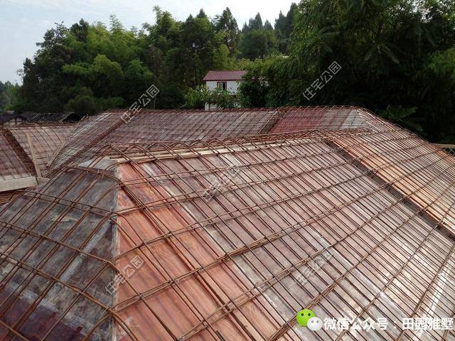 商硂现浇坡屋顶施工