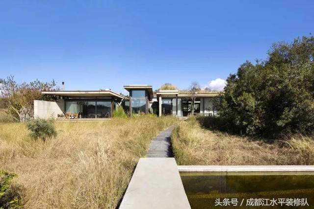 这套房让人想起《秘密花园》中,男神玄彬的家