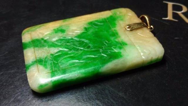 揭秘】清代老翡翠能变色？翡翠越戴越绿、越亮、越值钱，原来有秘诀！_