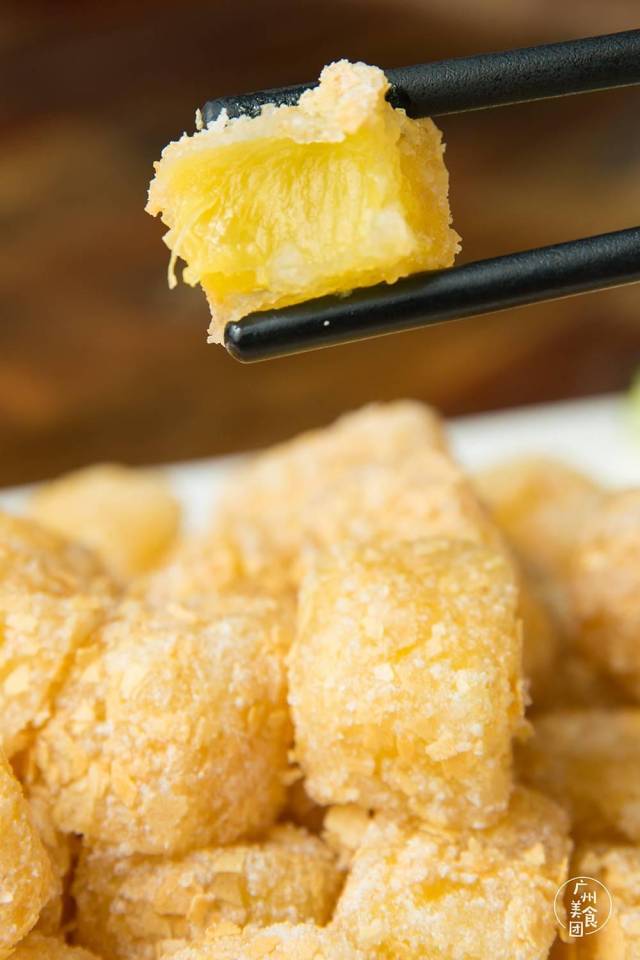 额外添加了豆浆的豆腐,嫩滑得像婴儿皮肤~ 麦香菠萝