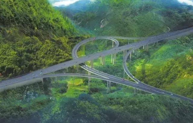 成丽高速最后一段开工5年后咱们全程高速丽江出发去成都