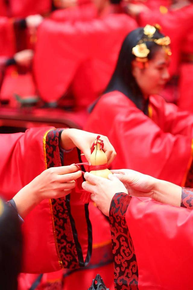 女朋友哭着要仪式感怎么办,来个最正宗的汉代古制婚礼吧!