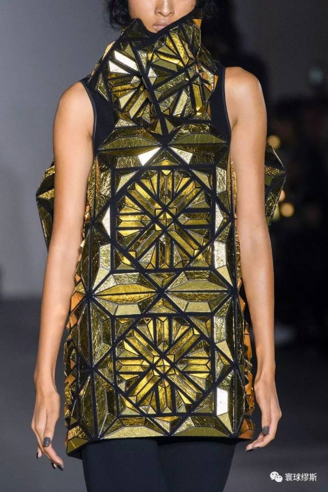 这设计逆天了!让人叹为观止的概念性三维立体服装