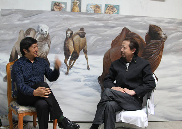 《看画廊》杂志主编 月峦在恩和画室 笔者:月峦