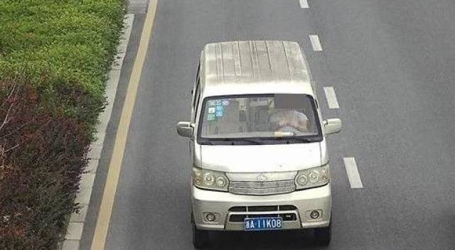 高清监控抓拍不系安全带,这次不是谣言!