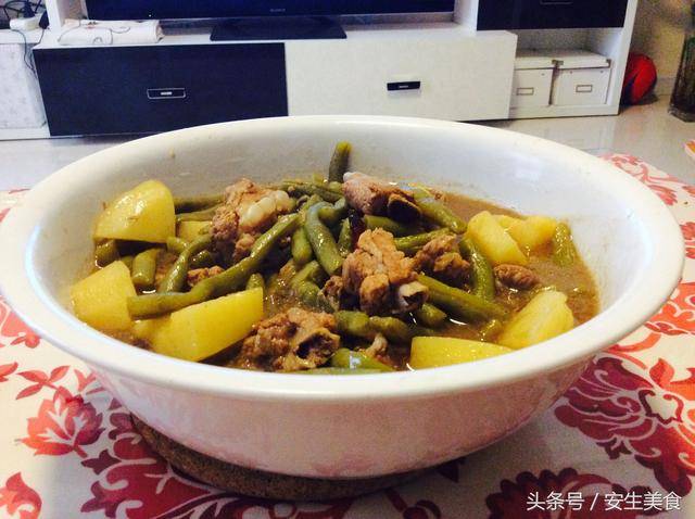 豆角土豆燉排骨的做法