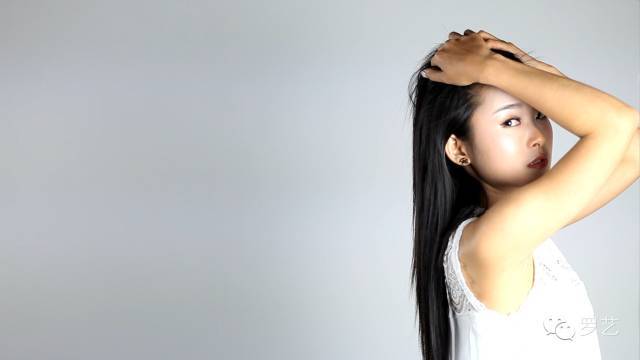 云南著名歌手,主持,演员《如果有一天》罗艺mv视频